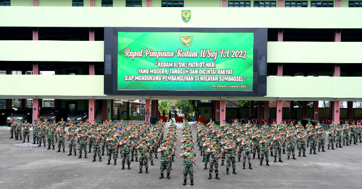 Komandan Korem (Danrem) 042/Gapu Brigjen TNI Supriono, S.IP., M.M., mengikuti Rapat Pimpinan (Rapim) Kodam II/Swj TA. 2023.