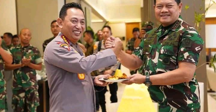 Surprise Panglima TNI di Hari Ulang Tahun Kapolri