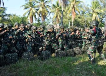 Latihan Armada Jaya XLI, Prajurit Brigif 2 Marinir Serbu Pantai Banongan, Situbondo