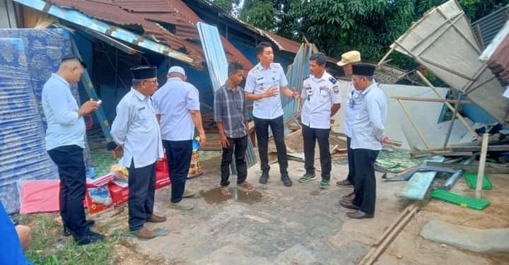 Penjabat Bupati Muaro Jambi Melakukan Kunjungan Terhadap Rumah Korban Lakakalantas Mobil Batu Bara