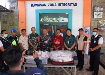 TNI AL Berhasil Gagalkan Penyelundupan Benih Bening Lobster ke Singapura Senilai Lebih dari 8 M