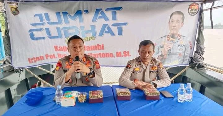 Polda Jambi menggelar program Jumat Curhat membuka ruang untuk masyarakat menyampaikan aspirasi serta kritik kepada Polri