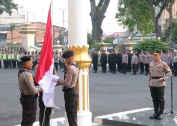 Kapolda Jambi Irjen Pol. Rusdi Hartono pimpin pelaksanaan Upacara Memperingati Hari Olahraga Nasional (HAORNAS) ke -40 tahun 2023
