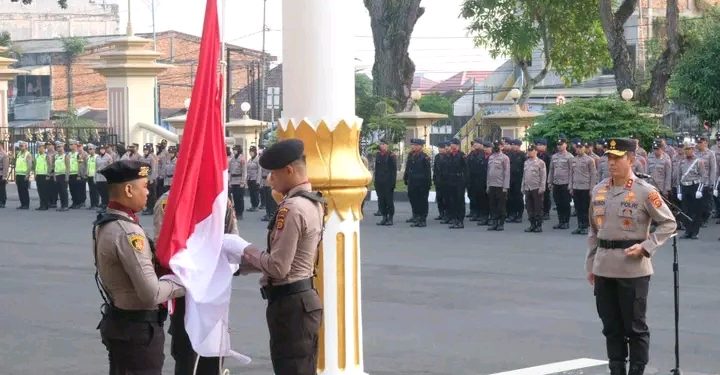 Kapolda Jambi Irjen Pol. Rusdi Hartono pimpin pelaksanaan Upacara Memperingati Hari Olahraga Nasional (HAORNAS) ke -40 tahun 2023