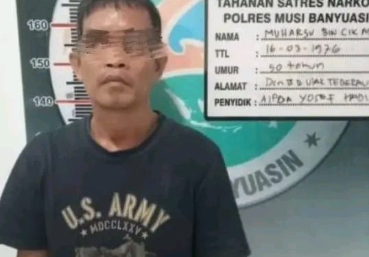 Muharsu (47) warga Ulak Tebrau Kecamatan Lawang Wetan, tak berkutik ketika Tim Satuan Reserse  Narkoba Polres Muba