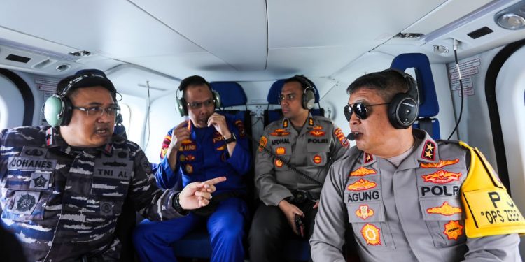 Kapolda Sumut Bersama Danlantamal Patroli Udara Pantau Perairan Belawan