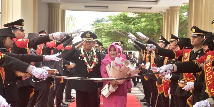 Polda Jambi Lepas 41 Personel Dari Polda Jambi Yang Memasuki Masa Purna Bakti