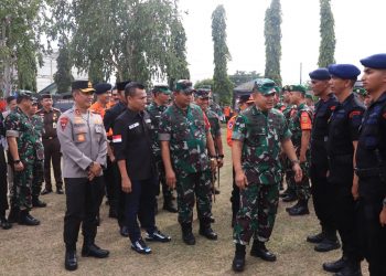 Kapolda Jambi Irjen Pol Rusdi Hartono ikuti pelaksanaan apel gelar pasukan dalam rangka Evaluasi Penanganan Karhutla di Wilayah Sumbagsel Tahun 2023